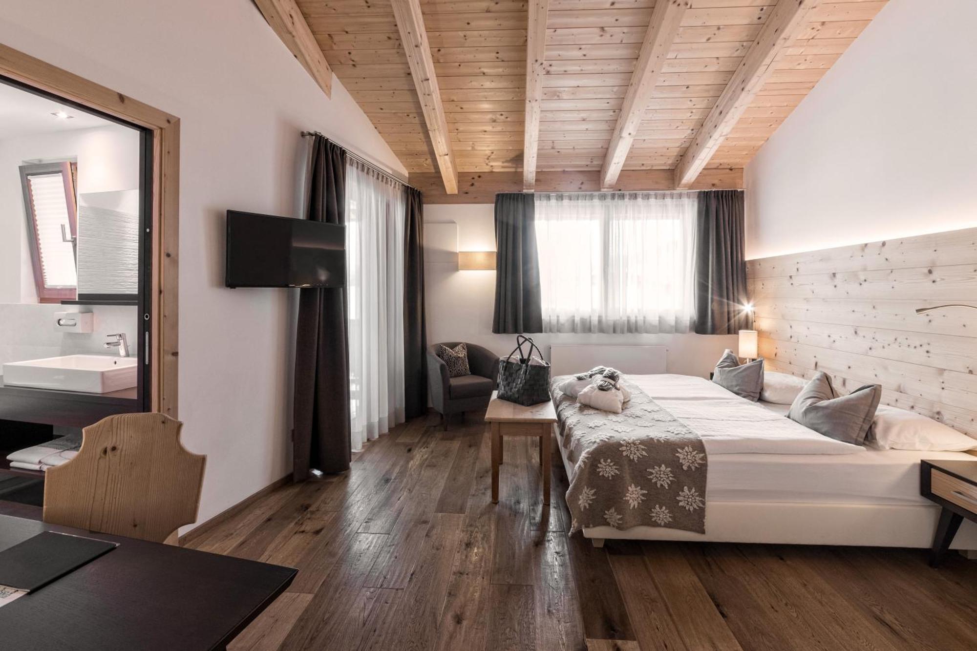 Hotel Ciasa Soleil ラ・ヴィッラ エクステリア 写真